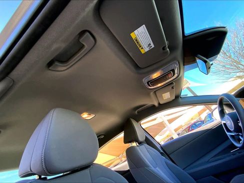 Certified 2024 Hyundai Elantra SEL image 14