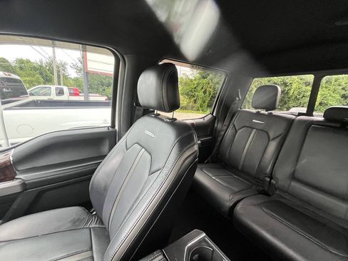 Used 2015 Ford F150 Platinum w/ Equipment Group 701A Luxury AWD/4WD image 32