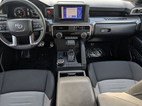 Used 2025 Toyota Tacoma TRD Sport image 11