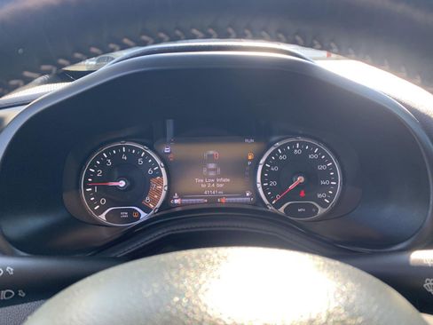 Used 2021 Jeep Renegade Latitude w/ Sun & Sound Group image 18