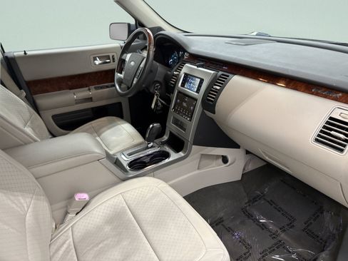 Used 2012 Ford Flex Limited FWD image 22