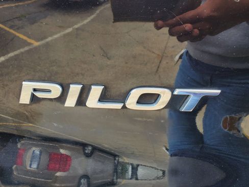 Used 2017 Honda Pilot EX-L image 11