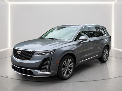 Used 2022 Cadillac XT6 Premium Luxury w/ Technology Package FWD image 1
