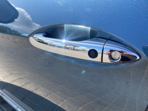 Used 2020 Honda Pilot Touring image 11