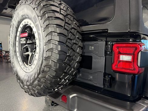 Used 2023 Jeep Wrangler Unlimited Rubicon 4xe AWD/4WD image 21