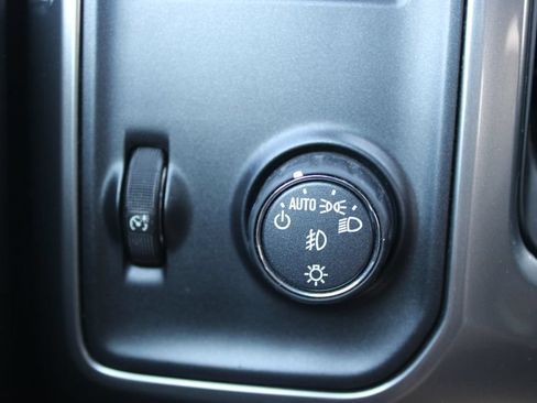 Used 2018 Chevrolet Silverado 1500 LT w/ Texas Edition RWD image 40