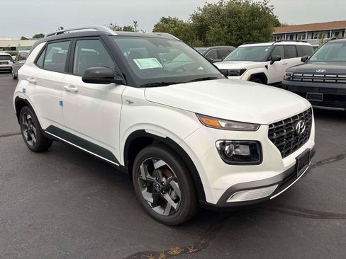 Used 2026 Hyundai Venue SEL FWD image 6