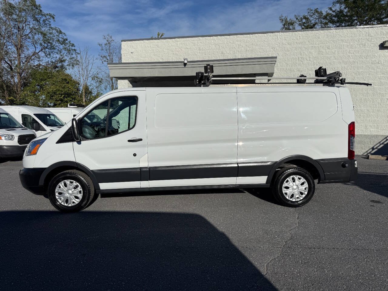 Used 2018 Ford Transit 350 148 Low Roof w/ Exterior Upgrade Package RWD image 31