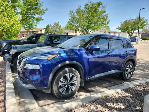 Used 2021 Nissan Rogue SV AWD/4WD image 2