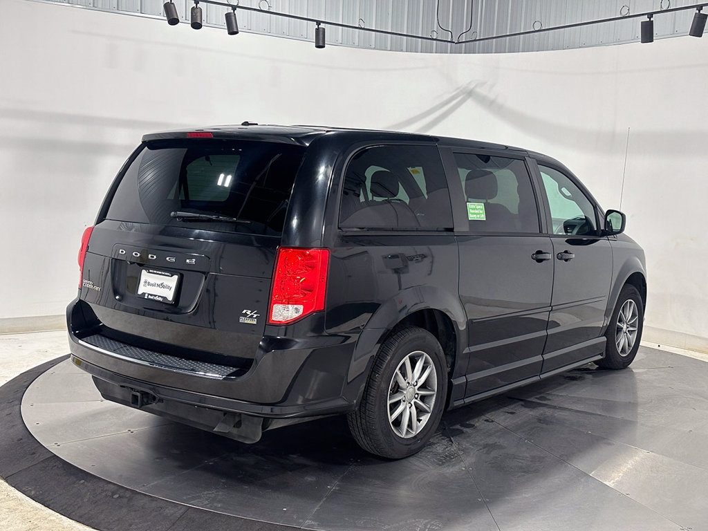 Used 2014 Dodge Grand Caravan R/T w/ Trailer Tow Group FWD image 7