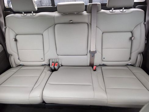 Used 2022 GMC Sierra 1500 SLT w/ SLT Convenience Package image 31