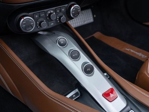 Used 2017 Ferrari California T RWD image 48