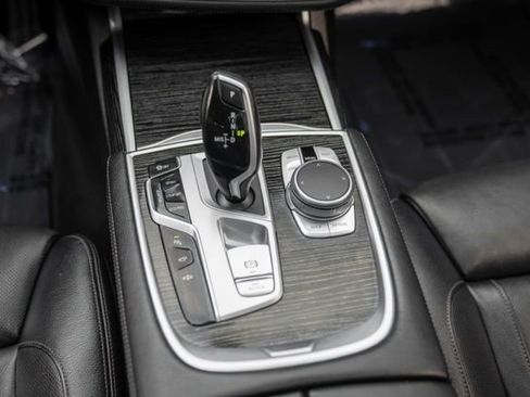 Used 2021 BMW 740i xDrive w/ M Sport Package AWD/4WD image 33