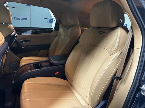 Used 2017 Bentley Bentayga AWD/4WD image 15