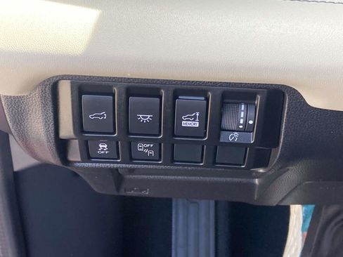 Used 2022 Subaru Ascent Limited AWD/4WD image 31