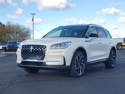 New 2026 Lincoln Corsair Reserve image 2