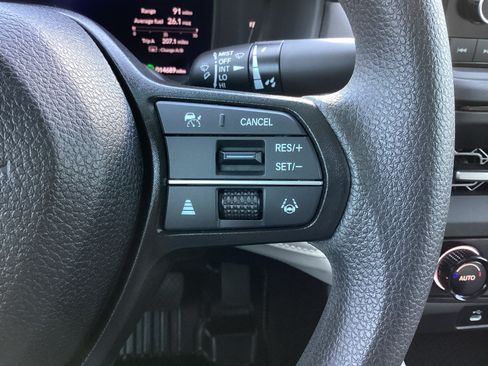 Used 2025 Honda Accord SE image 32