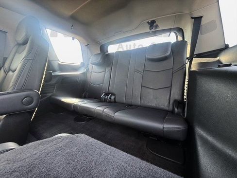 Used 2020 Cadillac Escalade Luxury w/ Escalade Sport Edition image 29