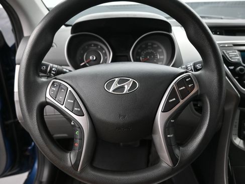 Used 2013 Hyundai Elantra GLS w/ Preferred Pkg FWD image 13