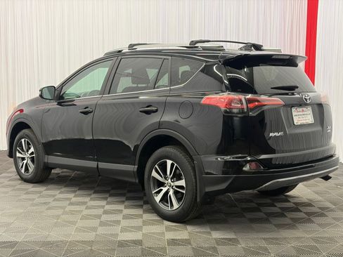 Used 2018 Toyota RAV4 XLE AWD/4WD image 6