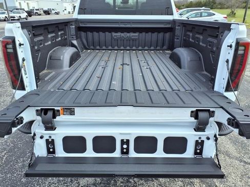 New 2026 GMC Sierra 2500 AT4 w/ AT4 Premium Plus Package AWD/4WD image 34