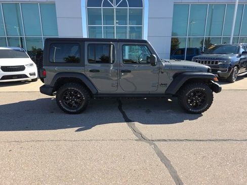 Used 2021 Jeep Wrangler Unlimited Sport AWD/4WD image 4