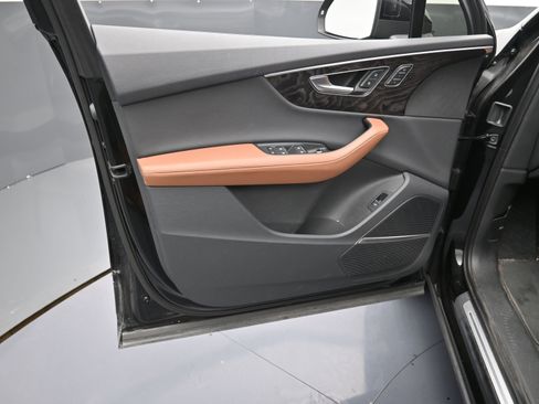 Used 2023 Audi Q7 3.0T Premium Plus w/ Premium Plus Package image 15