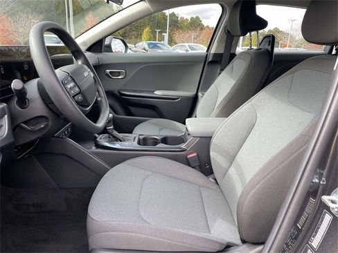 New 2025 Kia K4 LXS image 24