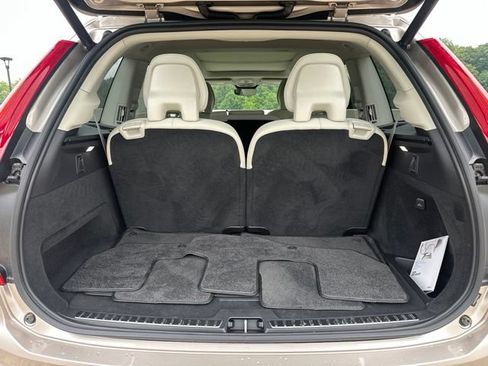Certified 2023 Volvo XC90 B6 Plus AWD/4WD image 36
