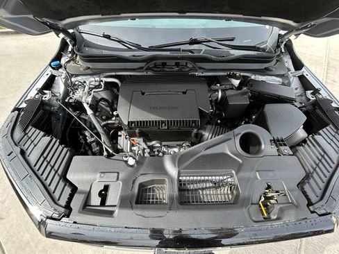 Used 2025 Honda Pilot TrailSport image 34