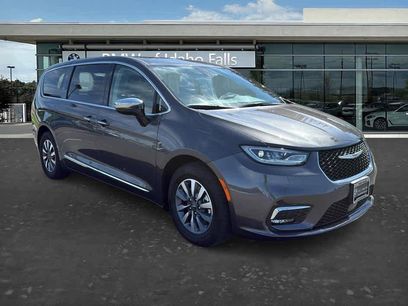 Used 2023 Chrysler Pacifica Limited
