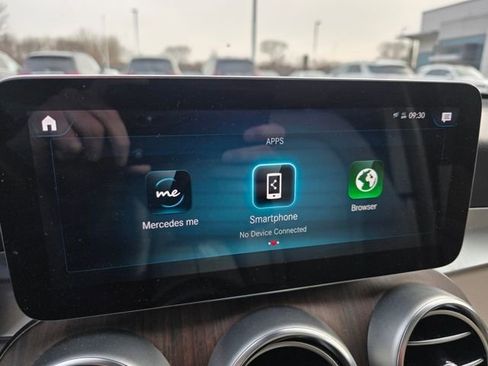 Used 2022 Mercedes-Benz GLC 300 4MATIC image 5