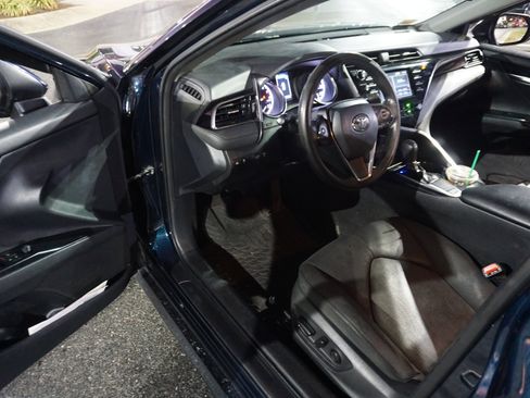 Used 2019 Toyota Camry LE image 7