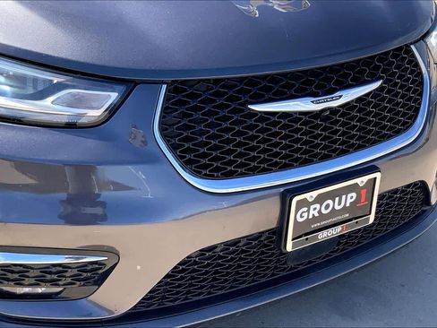 Used 2022 Chrysler Pacifica Touring-L image 30