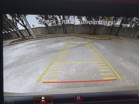 Used 2020 Mercedes-Benz SLC 300 image 18