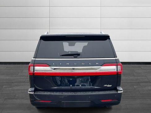 Used 2021 Lincoln Navigator L Reserve w/ Luxury Package image 4