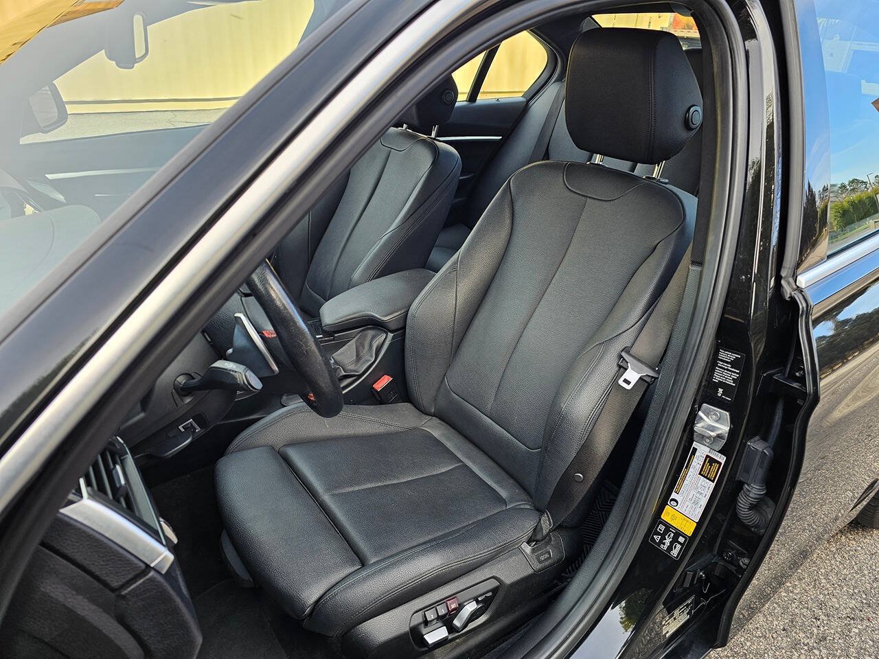 Used 2018 BMW 330i xDrive Sedan AWD/4WD image 12
