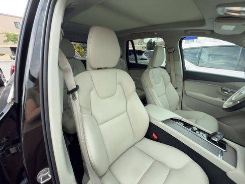 Certified 2023 Volvo XC90 T8 Plus image 24