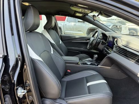 Used 2025 Toyota Camry SE FWD image 29