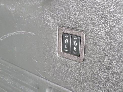 Used 2021 Chevrolet Traverse High Country AWD/4WD image 10