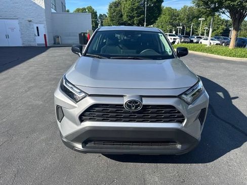 Used 2025 Toyota RAV4 LE AWD/4WD image 10