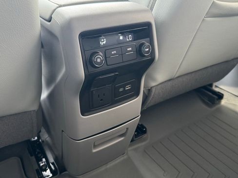 Used 2023 GMC Acadia SLE w/ Driver Convenience Package AWD/4WD image 20