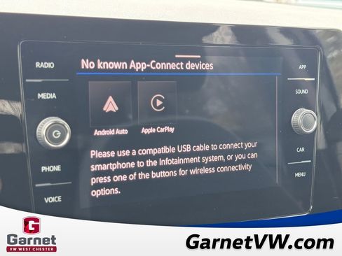 Certified 2025 Volkswagen Taos SE image 30