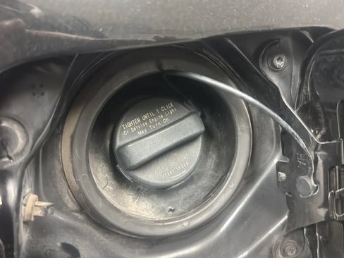 Used 2017 Nissan Rogue S FWD image 23