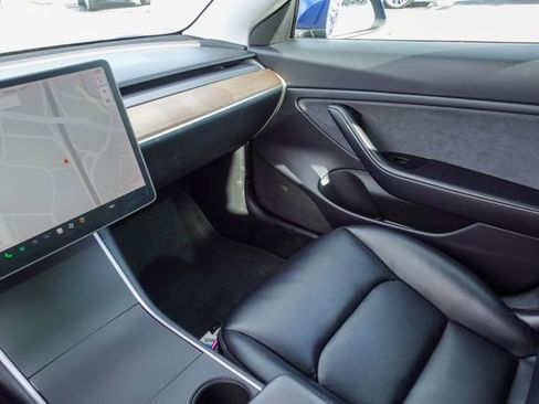 Used 2019 Tesla Model 3 Performance image 17