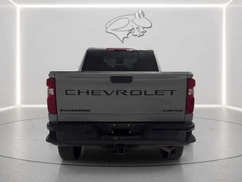Used 2025 Chevrolet Silverado 2500 Custom w/ Custom Convenience Package AWD/4WD image 4