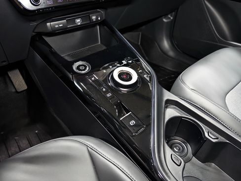 Used 2025 Kia Niro Wind w/ Wind Preserve Package image 21