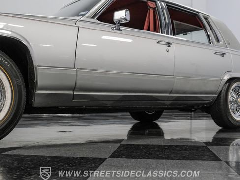 Used 1991 Cadillac Brougham image 21