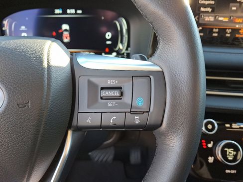 Certified 2025 INFINITI QX60 Luxe image 23