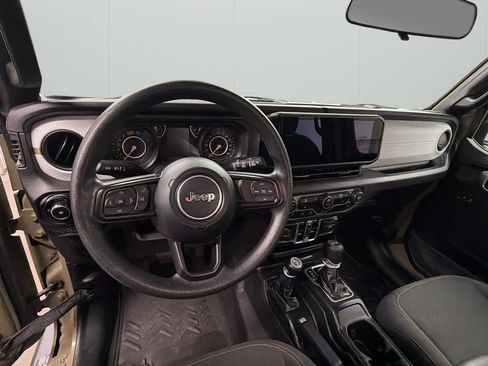 Used 2025 Jeep Wrangler Unlimited Sport AWD/4WD image 9